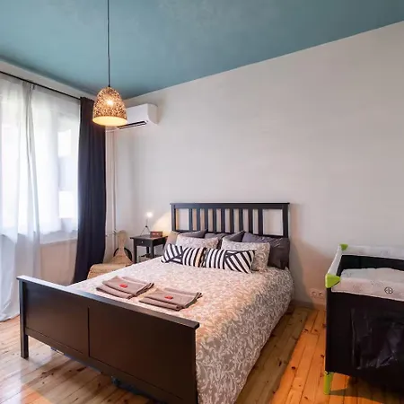 1bd Absolute Center Luxury And Peaceful With Separate Kitchen Апартамент