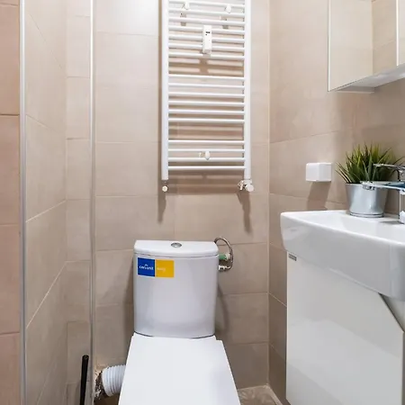 1bd Absolute Center Luxury And Peaceful With Separate Kitchen Апартамент София