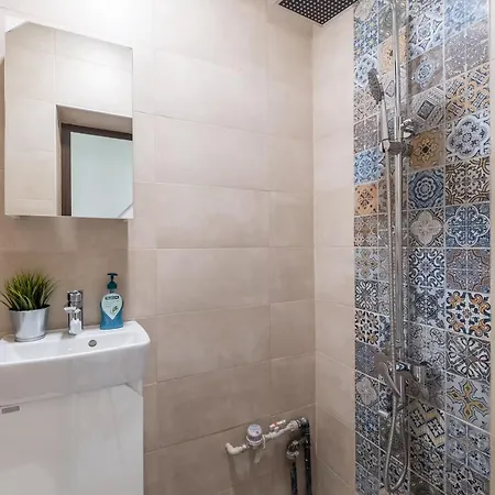 1bd Absolute Center Luxury And Peaceful With Separate Kitchen *